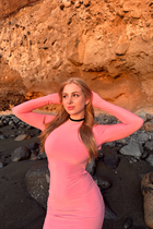 Ukrainian lady karyna from kiev with Blonde hair age 22 photo-10