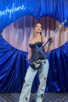 new york mariée alina avec Blond cheveux, âge 35 photo-7