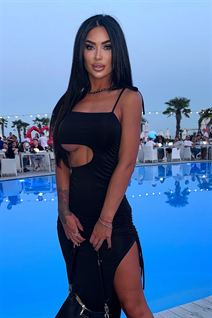 Ukrainian lady diana from kharkiv with Black hair age 27