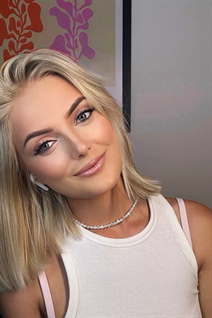 Femme parfaite victoria de krakow avec Blond cheveux, âge 25