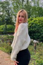 Date ukrainian nastenka from lviv with Blonde hair age 24 photo-6