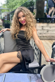 Rencontrez une fille ukrainienne oleksandra de kiev avec Chatain clairs cheveux, âge 28