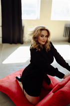 Date ukrainian girl yana from kiev with Blonde hair age 31 photo-5