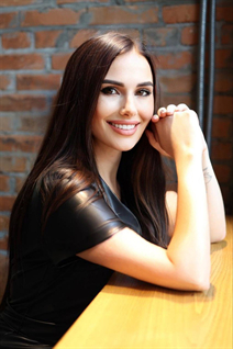 Épouse d'Ukraine vladislava de sumy avec Brunette cheveux, âge 33