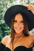 Single Ukrainian bride daryna from ternopol with Dark Brown hair age 24 photo-2