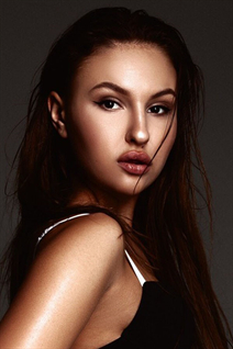 Single women from ukraine oleksandra from kharkov with Dark Brown hair age 22