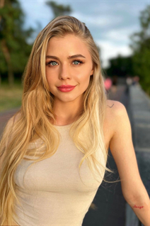 Bride from Ukraine elena from kharkov with Blonde hair age 24