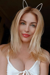Mariée ukrainienne yanina de vinnitsa avec Blond cheveux, âge 41