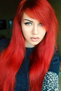 Saliendo con una chica ucraniana alina de kharkov con pelo Rojo y edad 37