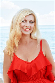mariupol ukraine girl elena with Blonde hair age 49