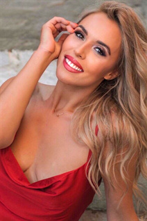 Stunning Ukrainian bride juliana from mariupol with Blonde hair age 32