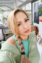 Jolie fille lyudmila de warsaw avec Chatain clairs cheveux, âge 43 photo-16