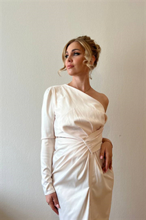 Ukrainian wife liubov from kiev with Blonde hair age 33