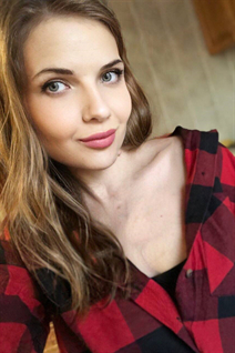 Girl in Ukraine irina from kharkiv with Light Brown hair age 32