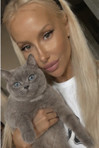 Date ukrainian girl julia from chernivtsi with Blonde hair age 46 photo-1