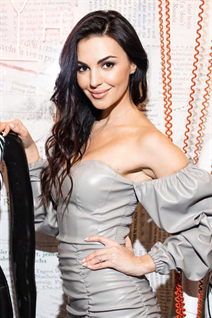 geneva bride hanna with Dark Brown hair age 41