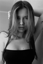 Ukrainian bride julia from kiev with Black hair age 26 photo-7