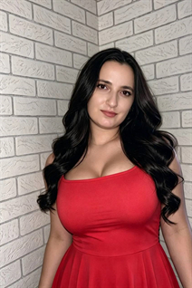 Superbe fille ukrainienne khrystyna de izmail avec Noirs cheveux, âge 23