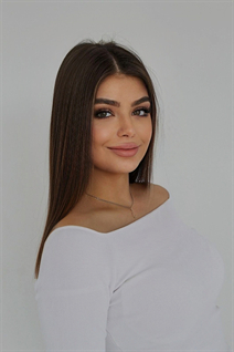 Femme ukrainienne mariana de krivoy rog avec Chatain clairs cheveux, âge 23