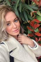 Bride from valencia marianna with Blonde hair age 45 photo-15