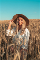 Czech girl olga from prague with Blonde hair 42 years old photo-12