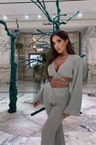 Bride from london dajana with Dark Brown hair age 28 photo-10