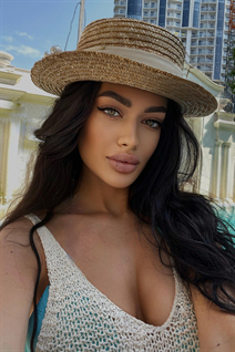 Jolie femme ukrainienne irina de kiev avec Brunette cheveux, âge 27