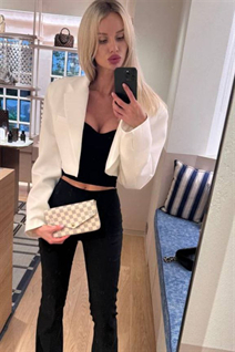 Femme parfaite julianna de kiev avec Blond cheveux, âge 33