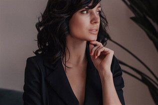 Ukrainian woman for marriage zinaida from mariupol with Black hair age 36 photo-10