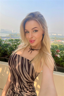 Femme célibataire ukrainienne evelina de kiev avec Blond cheveux, âge 25