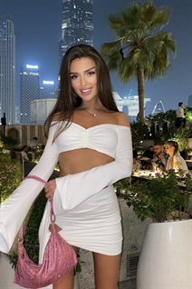 Single ukrainian girl anna from kyiv with Dark Brown hair age 28