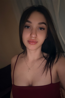Date ukrainian victoriia from kropyvnytskyi with Black hair age 21