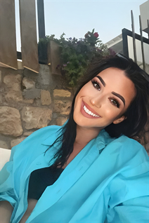 Ukranian bride angela from kiev with Dark Brown hair age 33