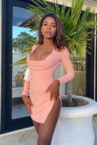 Novia de punta cana tatis con pelo Marrón claro y edad 27 photo-5