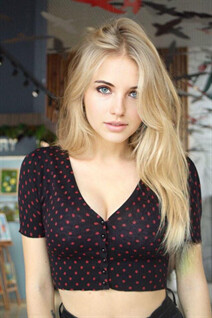 Single ukraine women irina from lutsk with Blonde hair age 24
