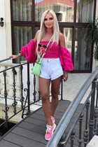 Novia de orlando liudmyla con pelo Rubio y edad 49 photo-1