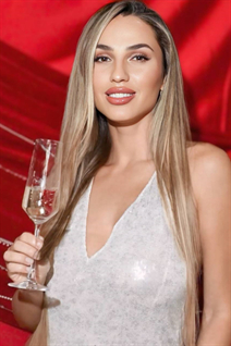 Bride from miami katerina with Light Brown hair age 34