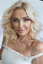 Fille allemande irina de kyiv avec Blond cheveux 48 ans photo-46