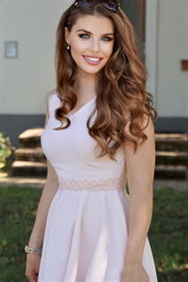 ottawa bride darina with Light Brown hair age 35