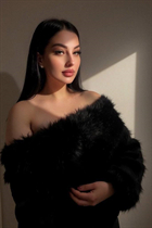 Mariée de athens hanna avec Noirs cheveux, âge 30 photo-4