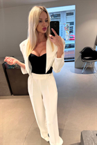 Perfect woman julianna from kiev with Blonde hair age 33 photo-28