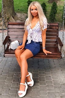 Lovely Ukrainian girl daria from chernihiv with Blonde hair age 33