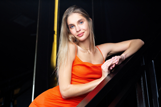 Hermosa mujer ucraniana soltera yaroslava de zaporozhye con pelo Rubio y edad 22 photo-18