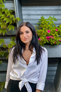 Mujeres hermosas de Ucrania marina de zhytomyr con pelo Negro y edad 38