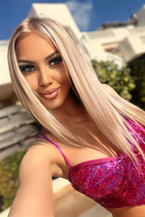 Perfect woman nadezhda from marbella with Blonde hair age 22