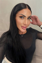 Bride from vienna anna with Black hair age 38 photo-3