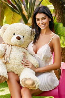 Fille en Ukraine oksana de kiev avec Brunette cheveux, âge 40